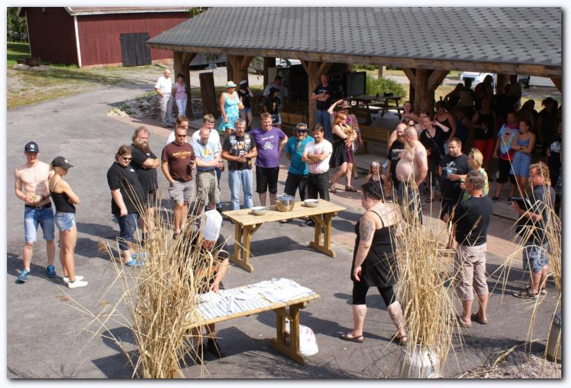 802x537 pixels (102K)